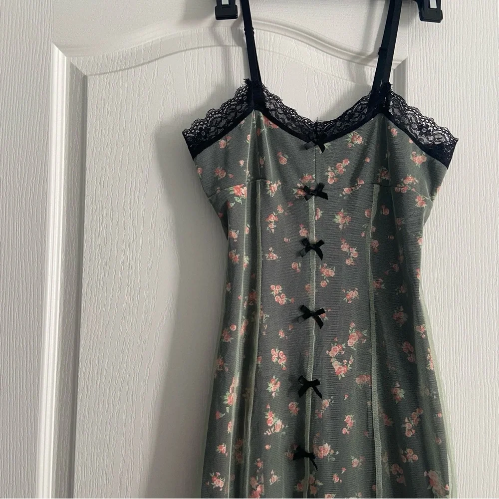 CIDER MESH FLORAL BOW LACE TRIM MIDI DRESS - Picture 13 of 16